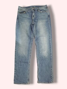 Old Navy Women's Straight Leg Jeans in Light Blue Wash